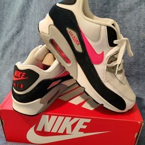 Nike Air Max 90 Essential